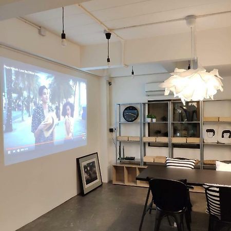 Grey Sheep Hostel Bangkok Bagian luar foto