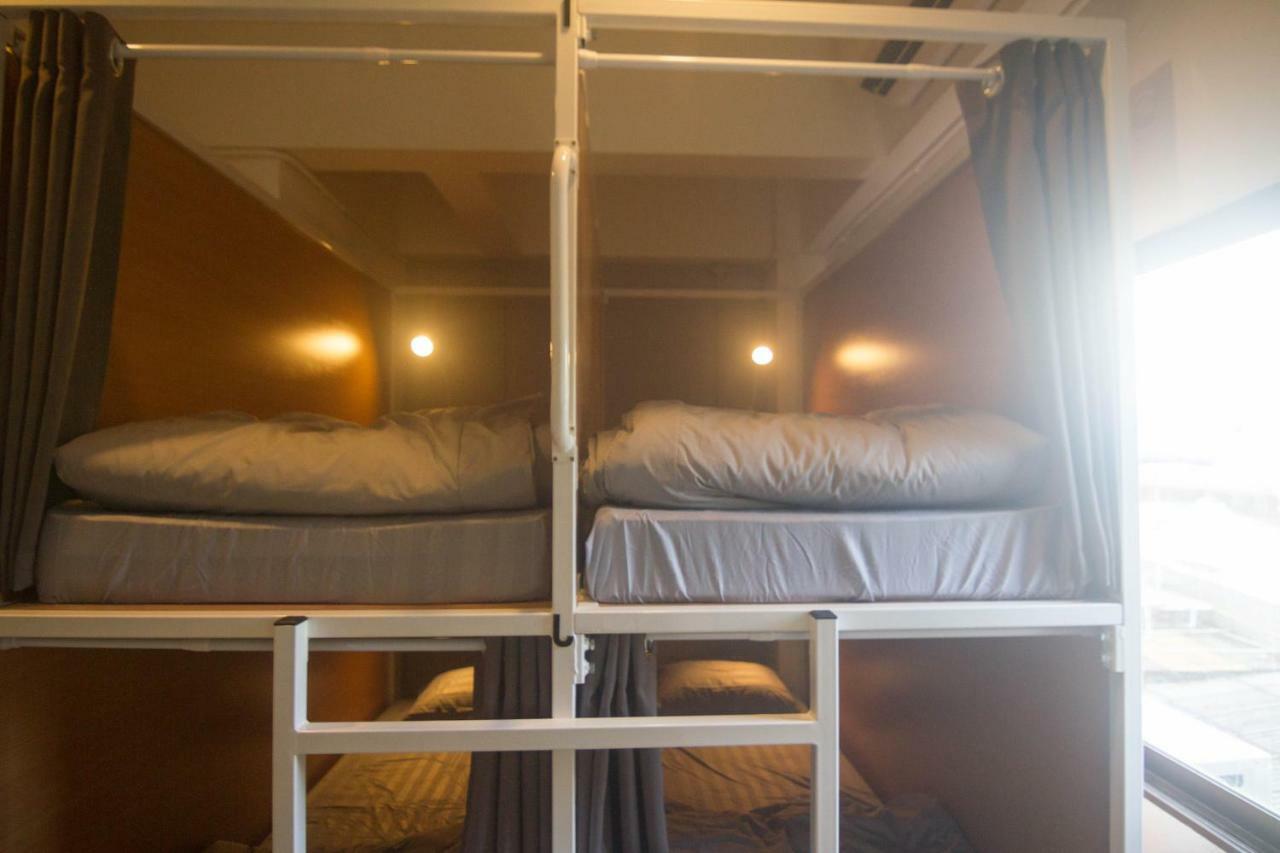 Grey Sheep Hostel Bangkok Bagian luar foto
