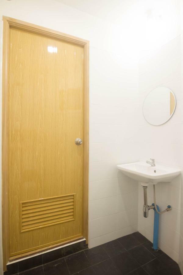 Grey Sheep Hostel Bangkok Bagian luar foto