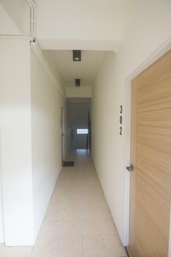 Grey Sheep Hostel Bangkok Bagian luar foto
